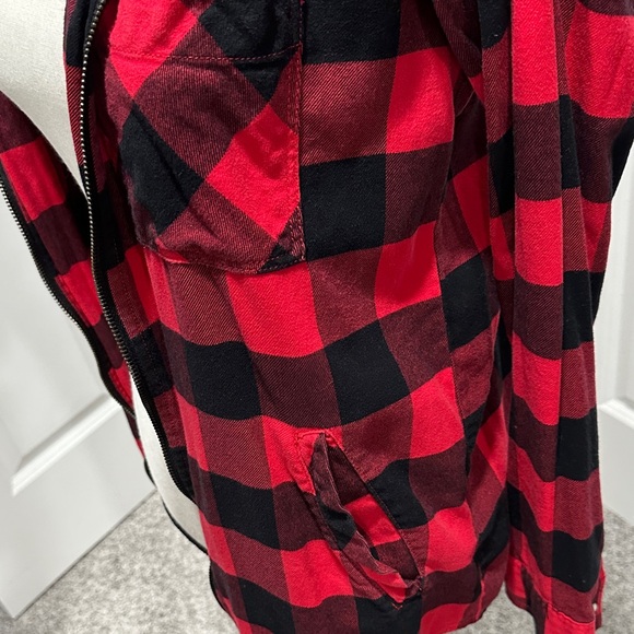 Red and Black Plaid Hooded Jacket - Picture 10 of 10